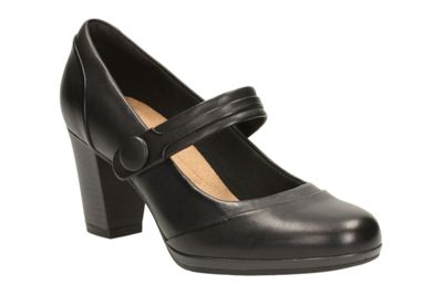 Clarks Black 'Brynn Mare' mid heeled Mary-Jane court shoes